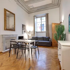 https://mamo-florence-new-servi-apartment.it-tuscanyhotel.com